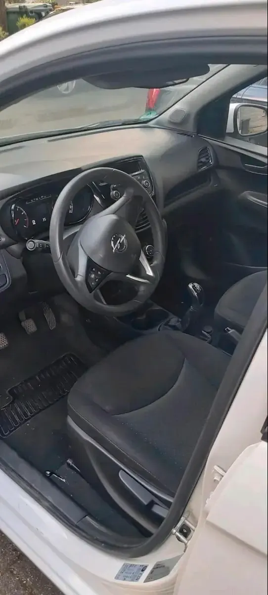 Gebraucht Opel Karl 75 PS (55 kW) 2015 Weiß Kleinwagen