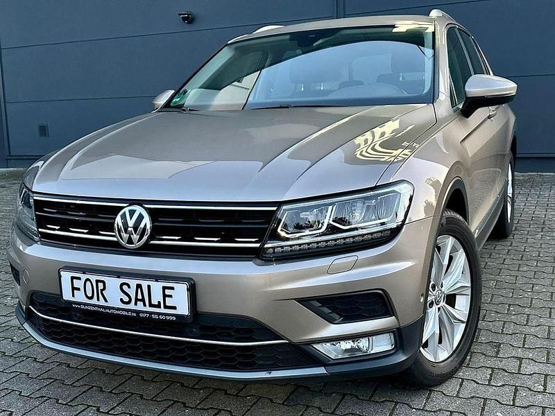 Beige Gebraucht 2016 VW Tiguan Highline SUV | 19.998 € (Guter Preis) - Bild 1/4