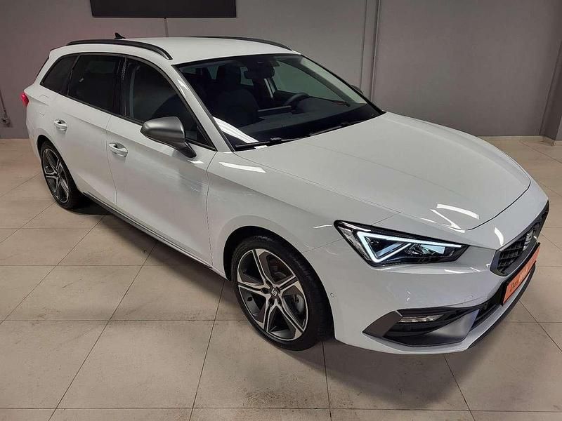 Nevada weiss Gebraucht 2023 Seat Leon ST FR Kombi | 33.450 € (Teuer) - Bild 1/4