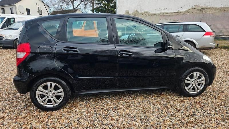 Gebraucht Mercedes A180 109 PS (80 kW) 2011 Schwarz Van / Kleinbus