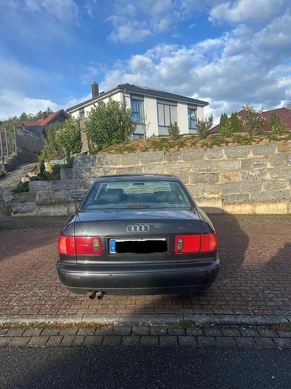Gebraucht Audi A8 193 PS (141 kW) 1997 Schwarz Limousine