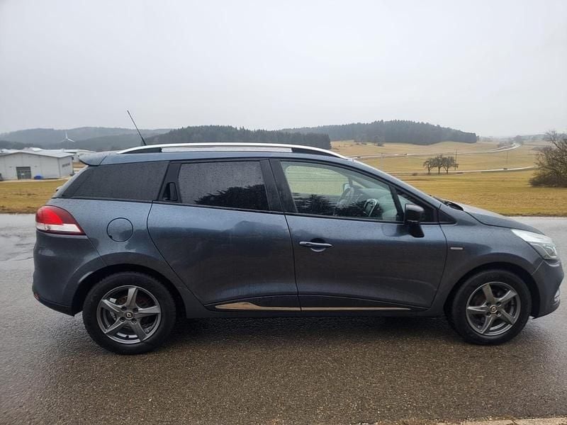 Grau Gebraucht 2020 Renault Clio V LIMITED Kleinwagen | 9.200 € (Guter Preis) - Bild 1/4