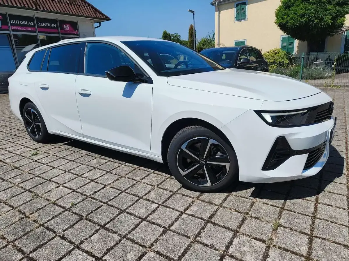 Gebraucht Opel Astra 131 PS (96 kW) 2024 Weiß Kleinwagen
