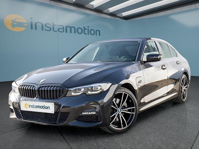 Schwarz Gebraucht 2022 BMW 320e Limousine | 28.549 € (Etwas zu teuer) - Bild 1/4
