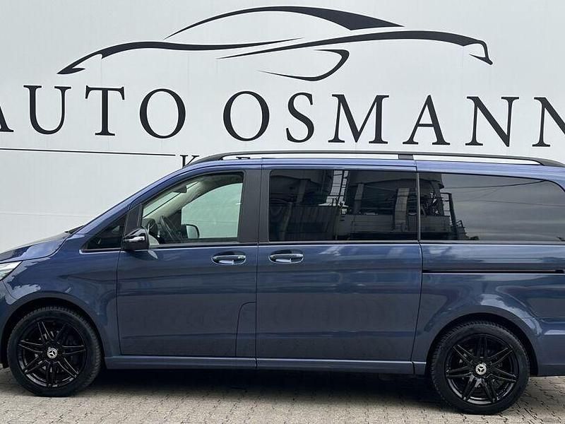 Gebraucht Mercedes V250 AMG line 190 PS (139 kW) 2023 Lackfarbe sodalithblau metalli Van / Kleinbus
