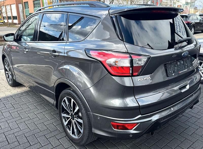 Gebraucht Ford Kuga ST-Line 150 PS (110 kW) 2018 Grau SUV