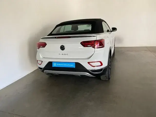 Gebraucht VW T-Roc Cabriolet Style 150 PS (110 kW) 2023 Pure white schwarz Cabrio