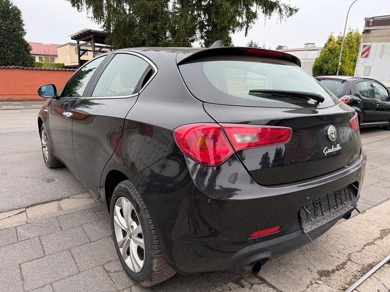 Gebraucht Alfa Romeo Giulietta 140 PS (102 kW) 2011 Schwarz Kleinwagen