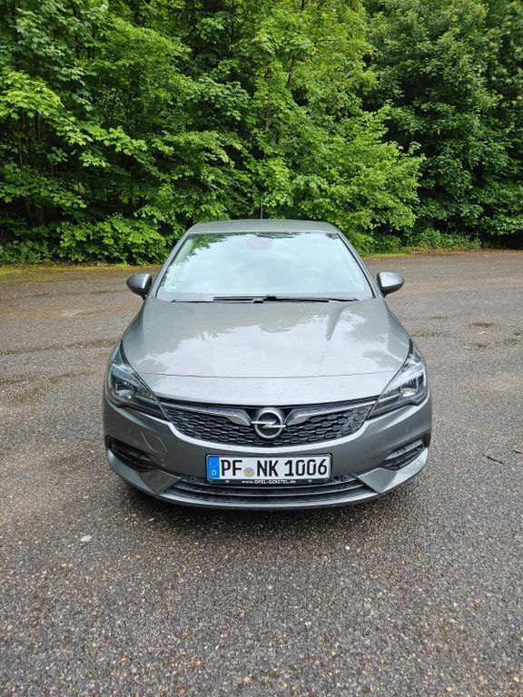 Grau Gebraucht 2021 Opel Astra Limousine | 11.800 € (Guter Preis) - Bild 1/4