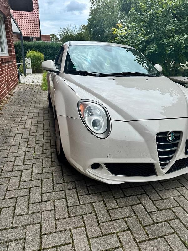 Weiß Gebraucht 2009 Alfa Romeo MiTo Kleinwagen | 2.400 € (Fairer Preis) - Bild 1/4