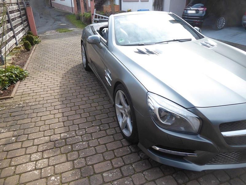 Gebraucht Mercedes SL500 AMG line 435 PS (319 kW) 2012 Grau Cabrio