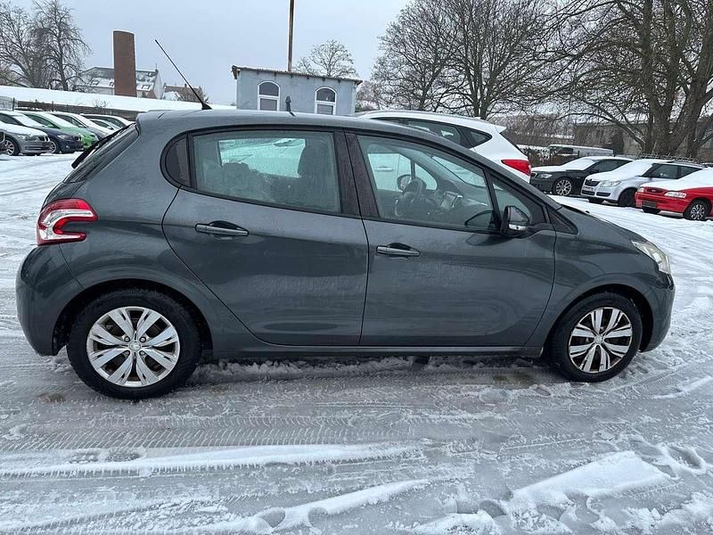 Gebraucht Peugeot 208 Active 82 PS (60 kW) 2013 Grau Kleinwagen