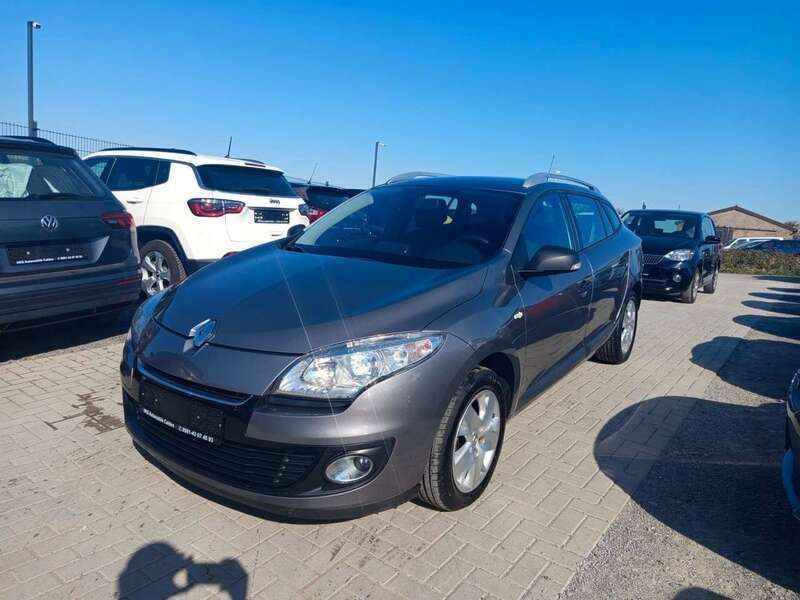 Grau Gebraucht 2012 Renault Mégane GrandTour Kombi | 5.950 € (Etwas zu teuer) - Bild 1/4