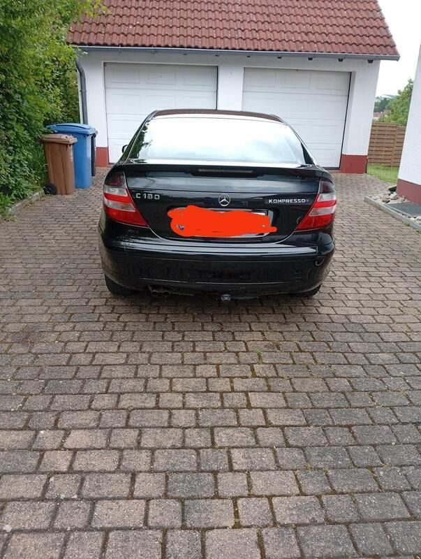 Schwarz Gebraucht 2007 Mercedes C180 Limousine | 2.750 € - Bild 1/4