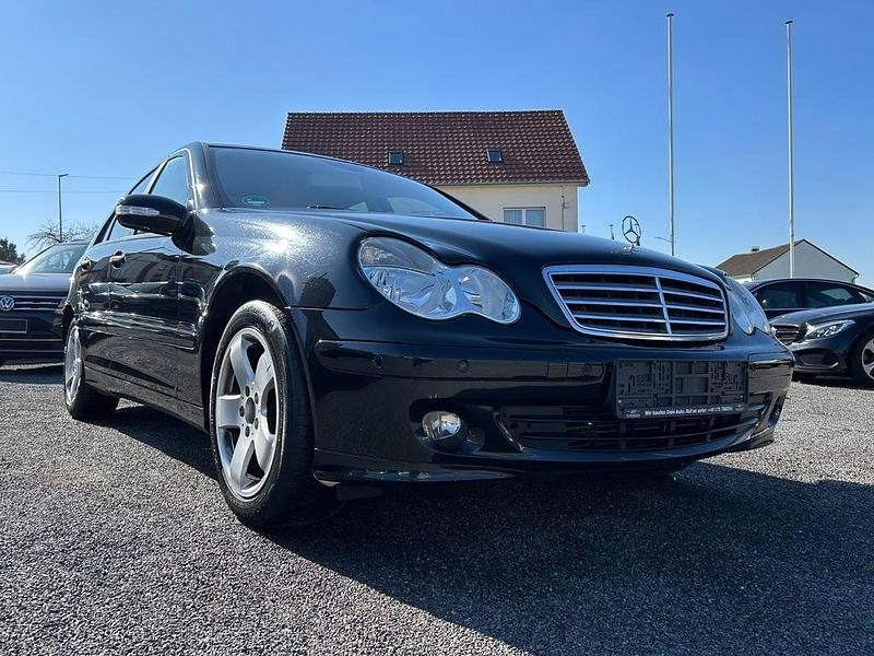 Gebraucht Mercedes C180 143 PS (105 kW) 2007 Schwarz Limousine