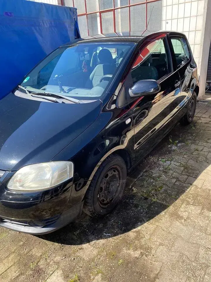 Usata VW Fox Style 54 CV (39 kW) 2010 Nero Utilitaria