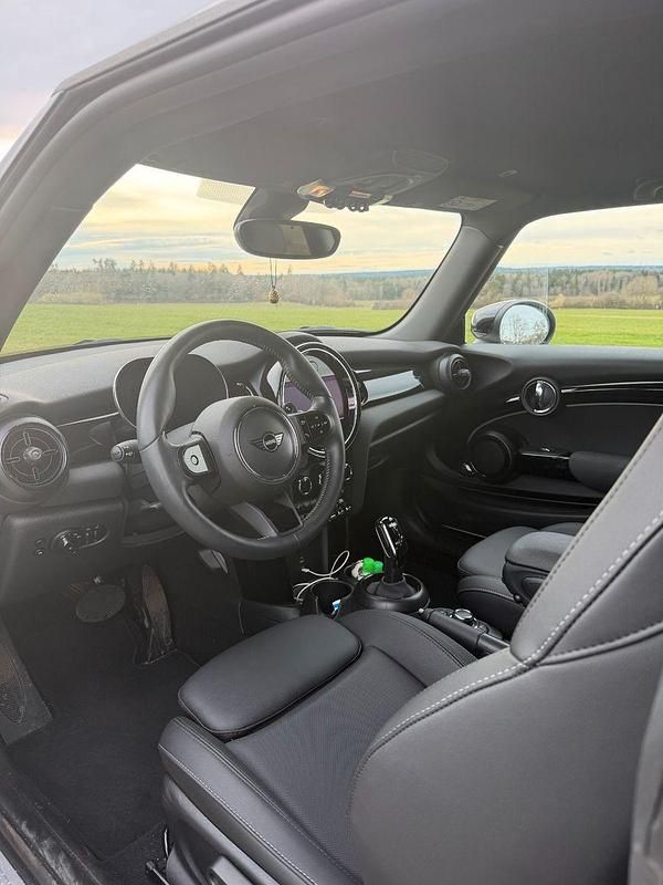 Gebraucht Mini Cooper S Premium 178 PS (130 kW) 2024 Weiß Kleinwagen