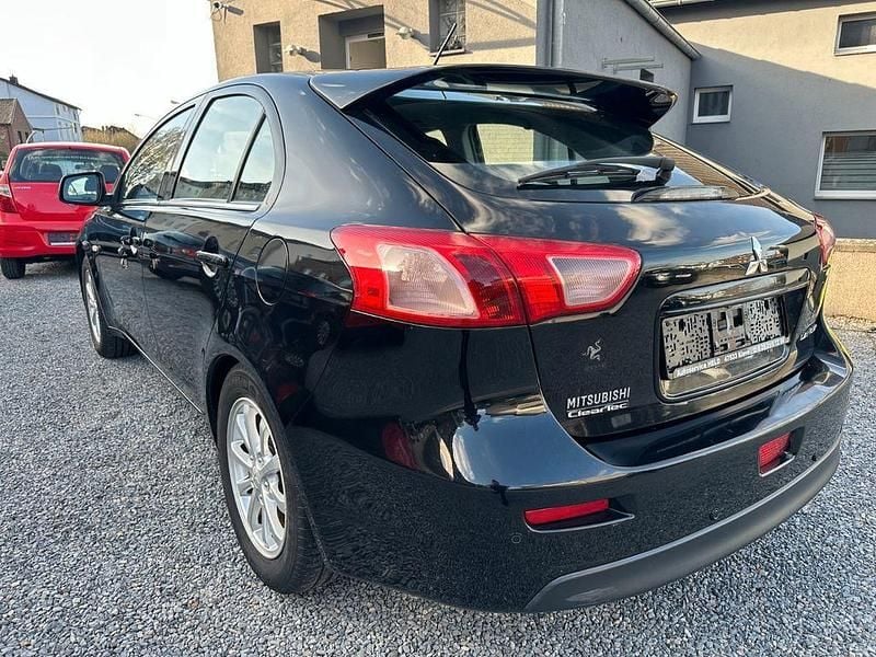 Gebraucht Mitsubishi Lancer Sportback 117 PS (86 kW) 2012 Schwarz Limousine