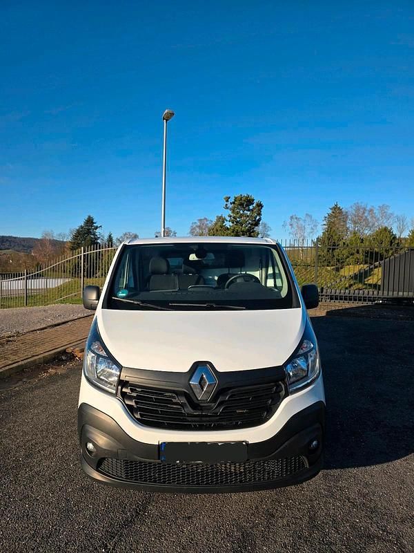 Gebraucht Renault Trafic 120 PS (88 kW) 2019 Weiß Van / Kleinbus