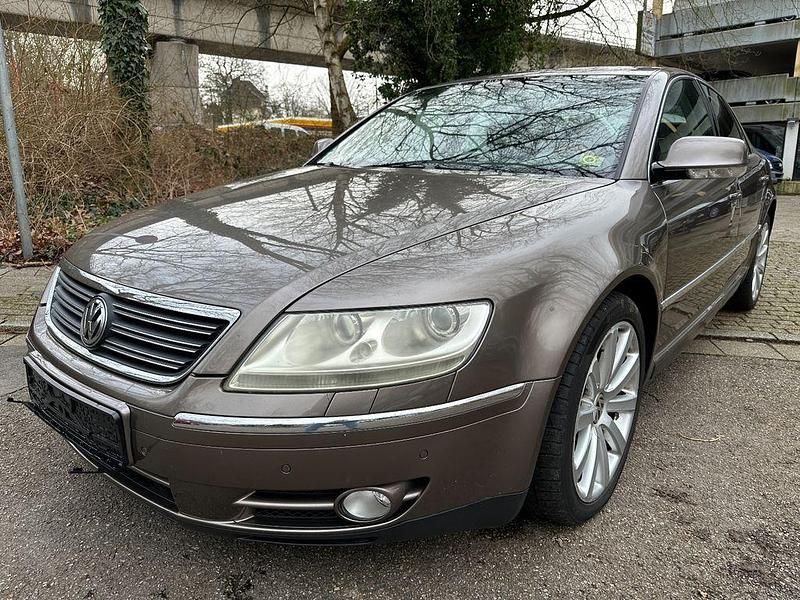 Grau Gebraucht 2005 VW Phaeton Limousine | 3.100 € (Guter Preis) - Bild 1/4