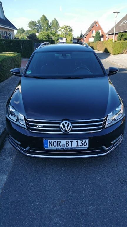 Schwarz Gebraucht 2013 VW Passat R-line Kombi | 8.990 € (Fairer Preis) - Bild 1/4