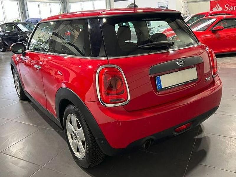 Usata Mini ONE 102 CV (75 kW) 2019 Rosso Utilitaria