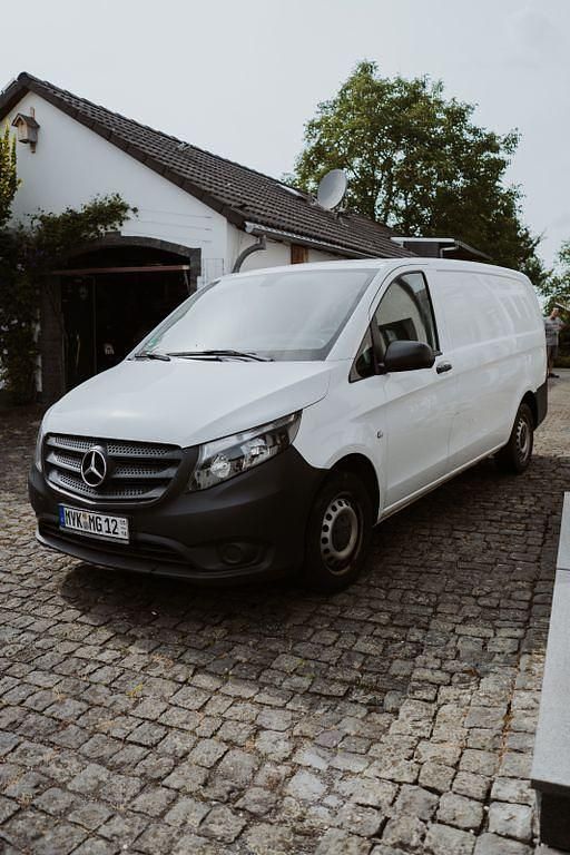 Weiß Gebraucht 2019 Mercedes Vito Van / Kleinbus | 18.999 € (Superpreis) - Bild 1/4