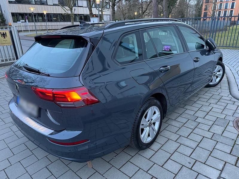 Gebraucht VW Golf VIII 116 PS (85 kW) 2021 Grau Kombi