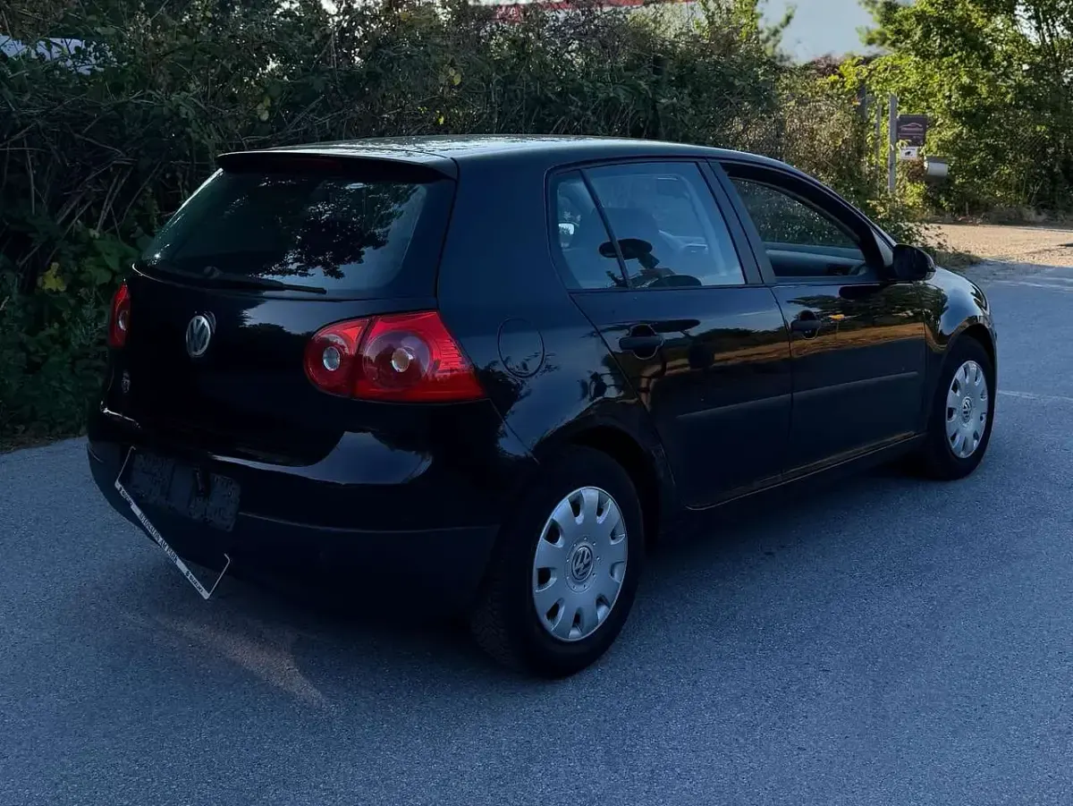 Gebraucht VW Golf IV Trendline 90 PS (66 kW) 2004 Black magic perleffekt Kleinwagen