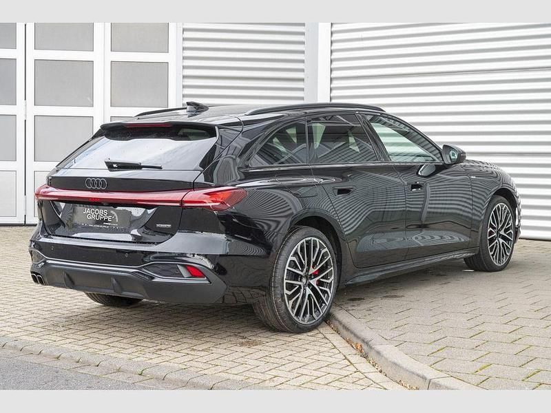 Neu Audi A5 Ambiente 204 PS (150 kW) 2025 Schwarz Kombi