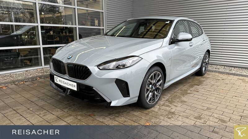 M brooklyn grau metallic Gebraucht 2025 BMW 120 Kleinwagen | 31.990 € (Superpreis) - Bild 1/4