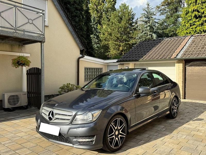 Grau Gebraucht 2013 Mercedes C350 Avantgarde Limousine | 15.800 € (Guter Preis) - Bild 1/4