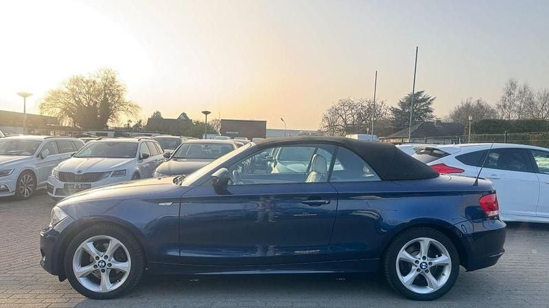 Gebraucht BMW 118 Cabriolet Advantage 143 PS (105 kW) 2011 Blau (tiefseeblau metallic) Cabrio