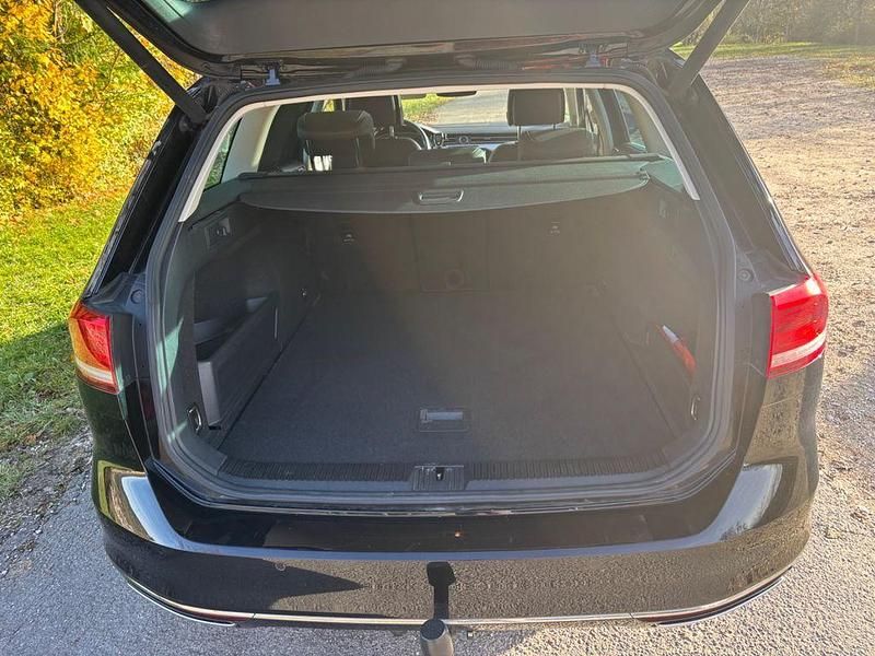 Gebraucht VW Passat Highline 239 PS (175 kW) 2016 Schwarz Kombi