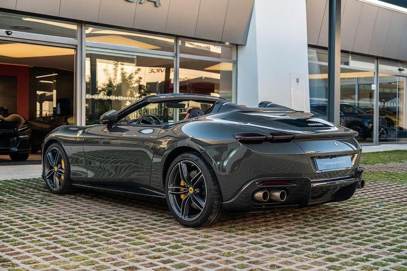 Second-hand Ferrari Roma 620 CP (456 kW) 2025 Gri Cabrio