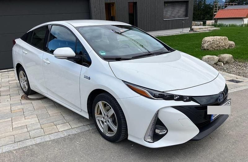 Weiß Gebraucht 2020 Toyota Prius Comfort Kleinwagen | 18.800 € (Superpreis) - Bild 1/4
