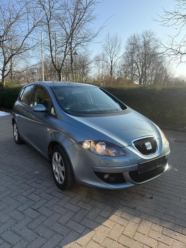 Silber Gebraucht 2006 Seat Altea Limousine | 3.900 € (Fairer Preis) - Bild 1/4