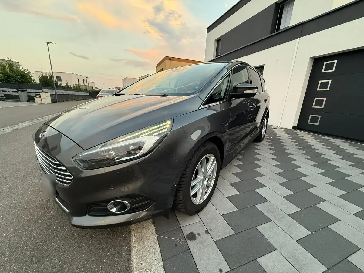 Gebraucht Ford S-MAX S 150 PS (110 kW) 2017 Grau Van / Kleinbus