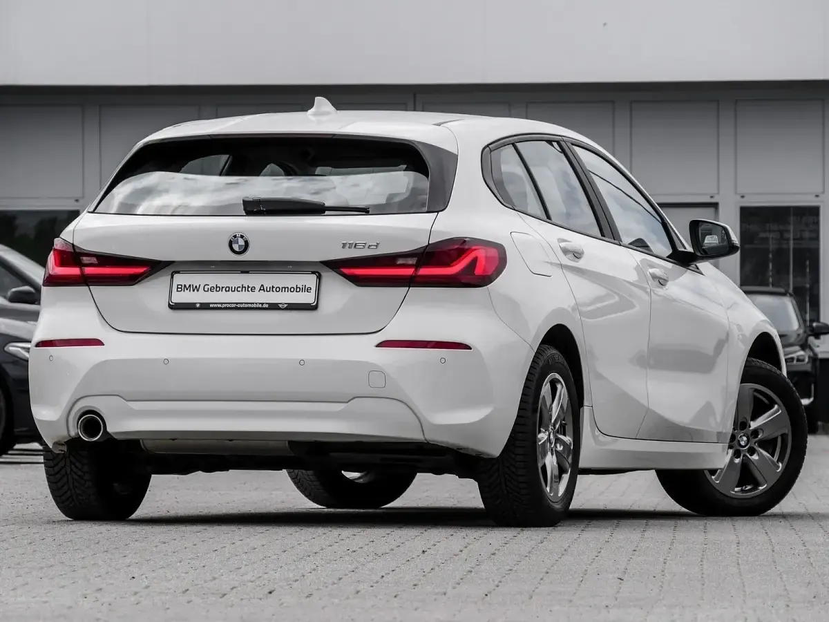 Usado BMW 116 Advantage 116 CV (85 kW) 2024 Blanco Utilitario