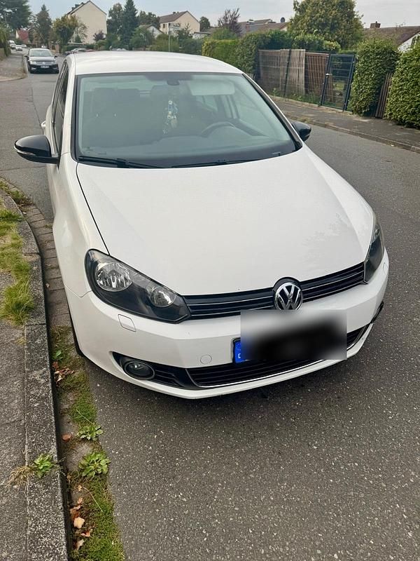 Weiß Gebraucht 2011 VW Golf VI Style Limousine | 4.200 € (Fairer Preis) - Bild 1/4