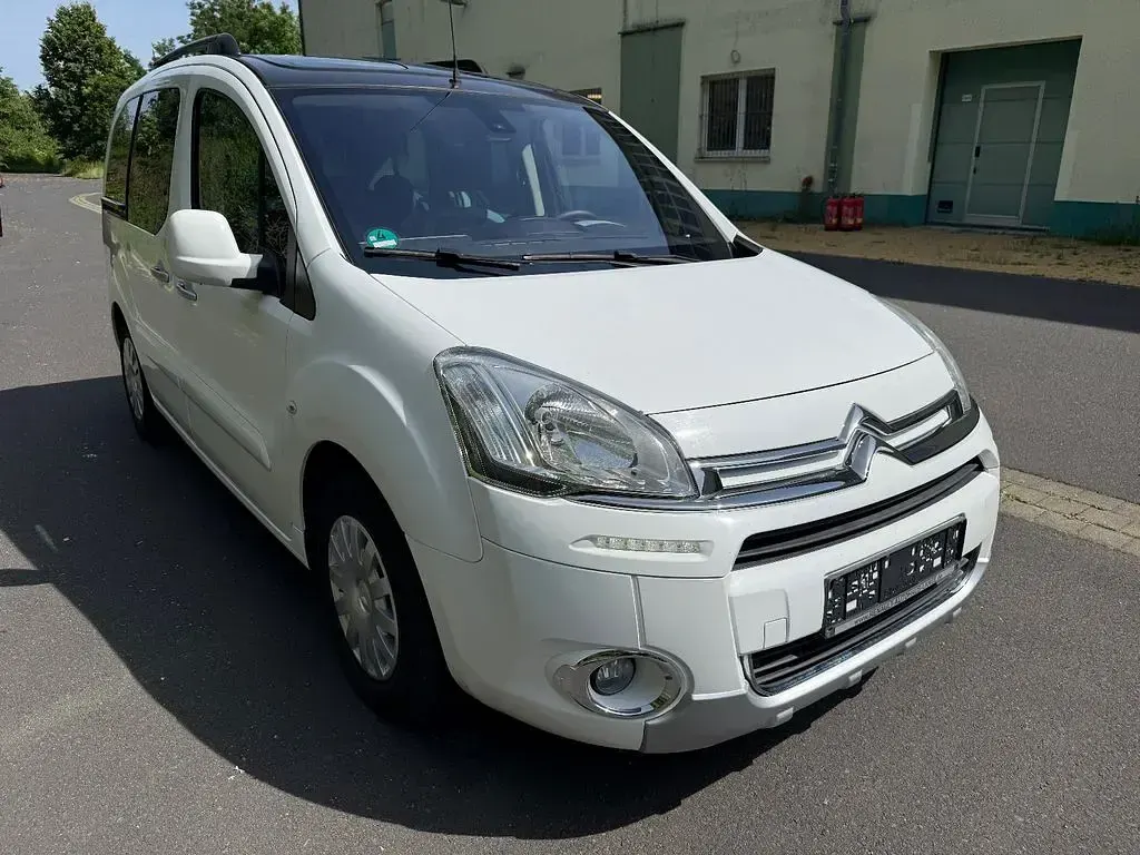Gebraucht Citroën Berlingo SELECTION 92 PS (67 kW) 2014 Weiß Van / Kleinbus