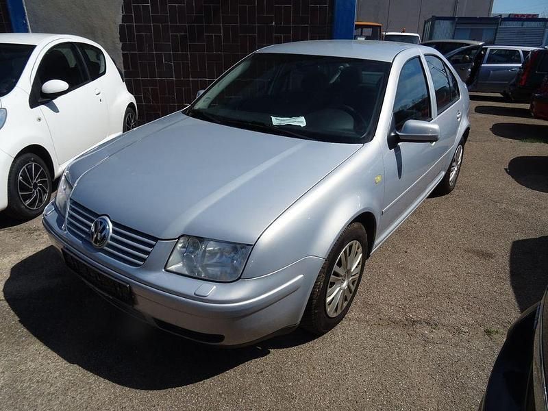 Silber Gebraucht 1999 VW Bora Highline Limousine | 2.500 € (Etwas zu teuer) - Bild 1/4