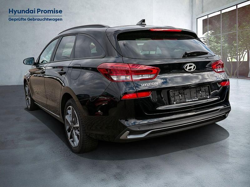 Gebraucht Hyundai i30 Advantage 101 PS (74 kW) 2025 Schwarz Kombi
