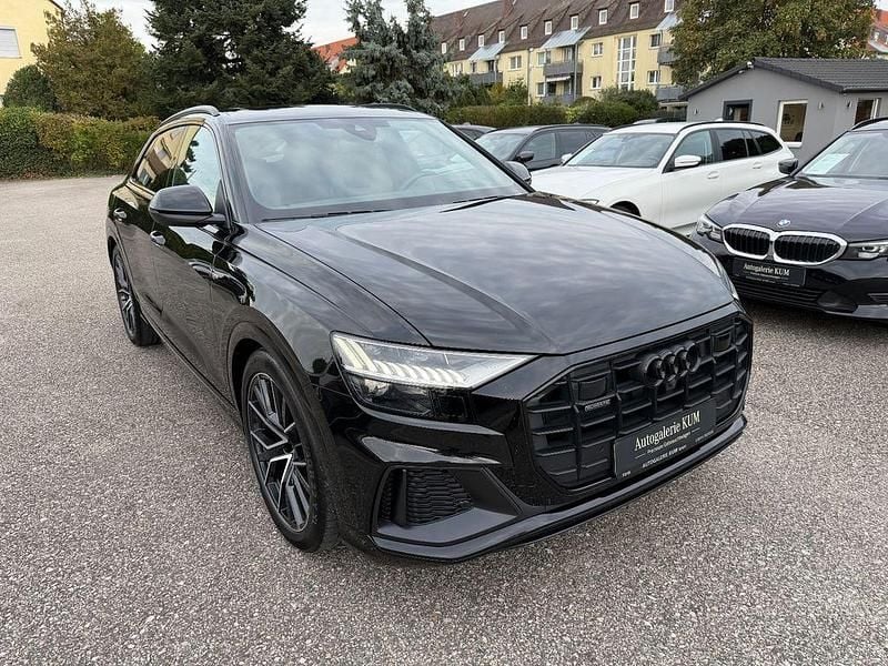 Schwarz Gebraucht 2022 Audi Q8 S-line plus SUV | 52.950 € (Etwas zu teuer) - Bild 1/4