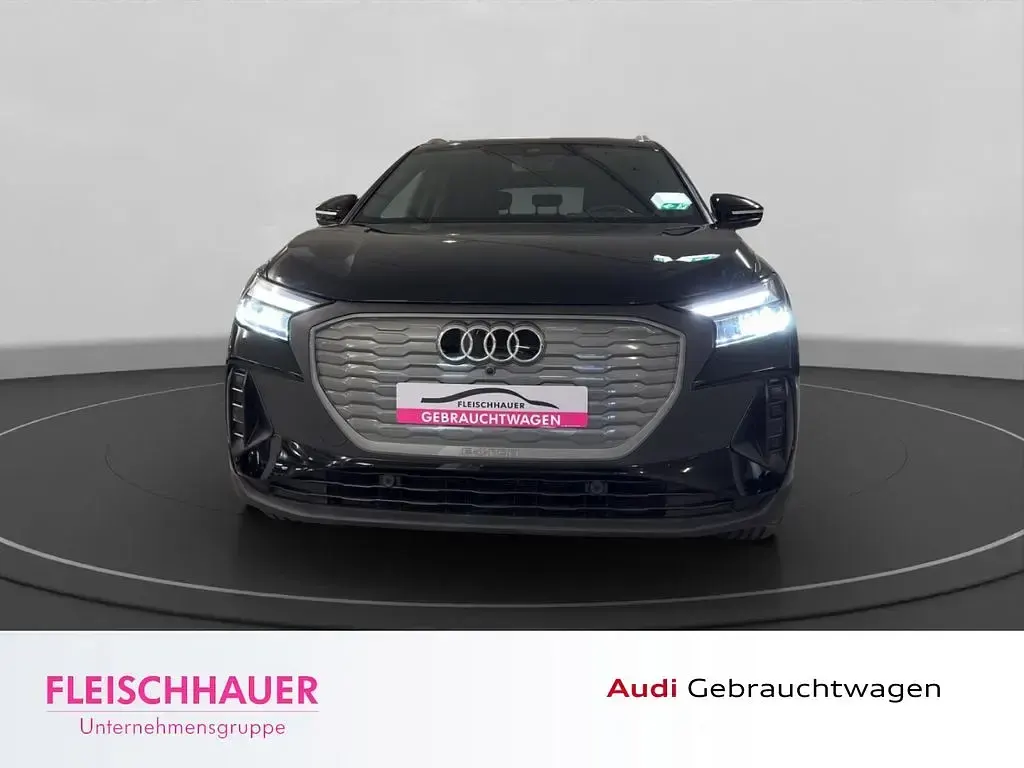 Gebraucht Audi Q4 e-tron 150 kW (204 PS) 2023 Mythosschwarz metallic SUV