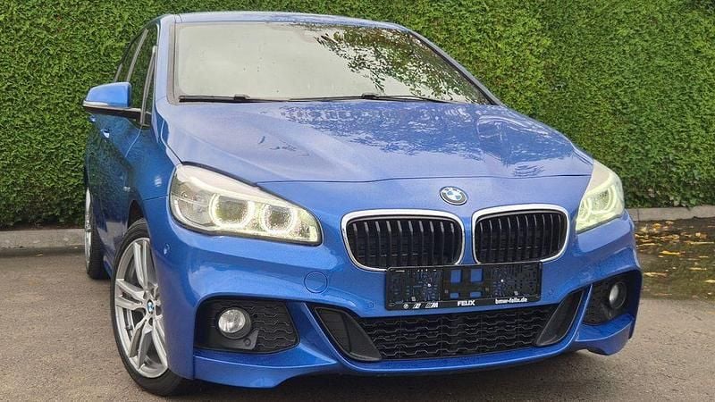 Blau Gebraucht 2016 BMW 220 Active Tourer M Sport Van / Kleinbus | 17.900 € (Guter Preis) - Bild 1/4