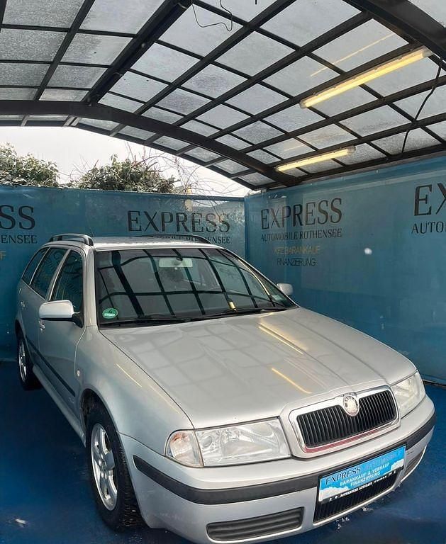 Gebraucht Skoda Octavia Ambiente 116 PS (85 kW) 2004 Silber Limousine