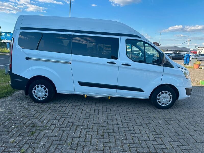 Frostweiß Gebraucht 2018 Ford Transit Custom Trend Kombi | 13.999 € - Bild 1/4