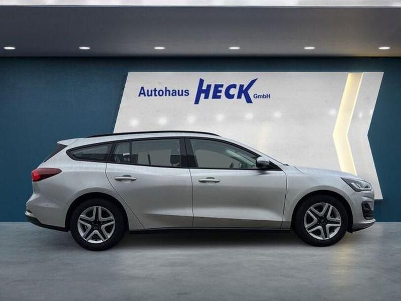 Gebraucht Ford Focus Cool & Connect 125 PS (91 kW) 2022 Silber Kombi