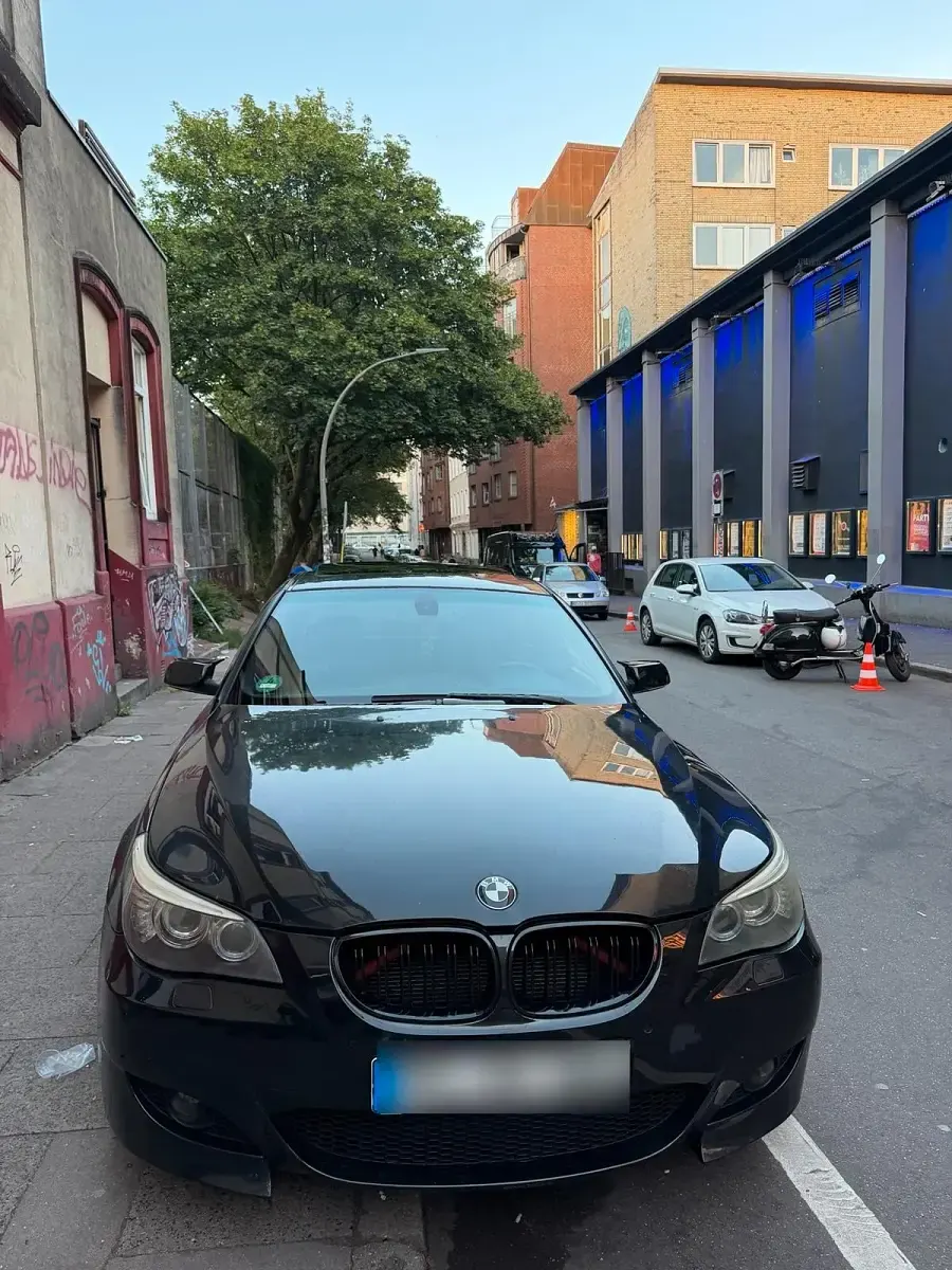 Gebraucht BMW 525 197 PS (144 kW) 2009 Schwarz Limousine